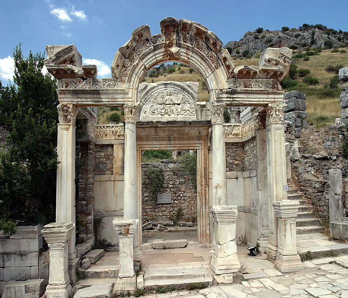 معبد هادریان در افسس